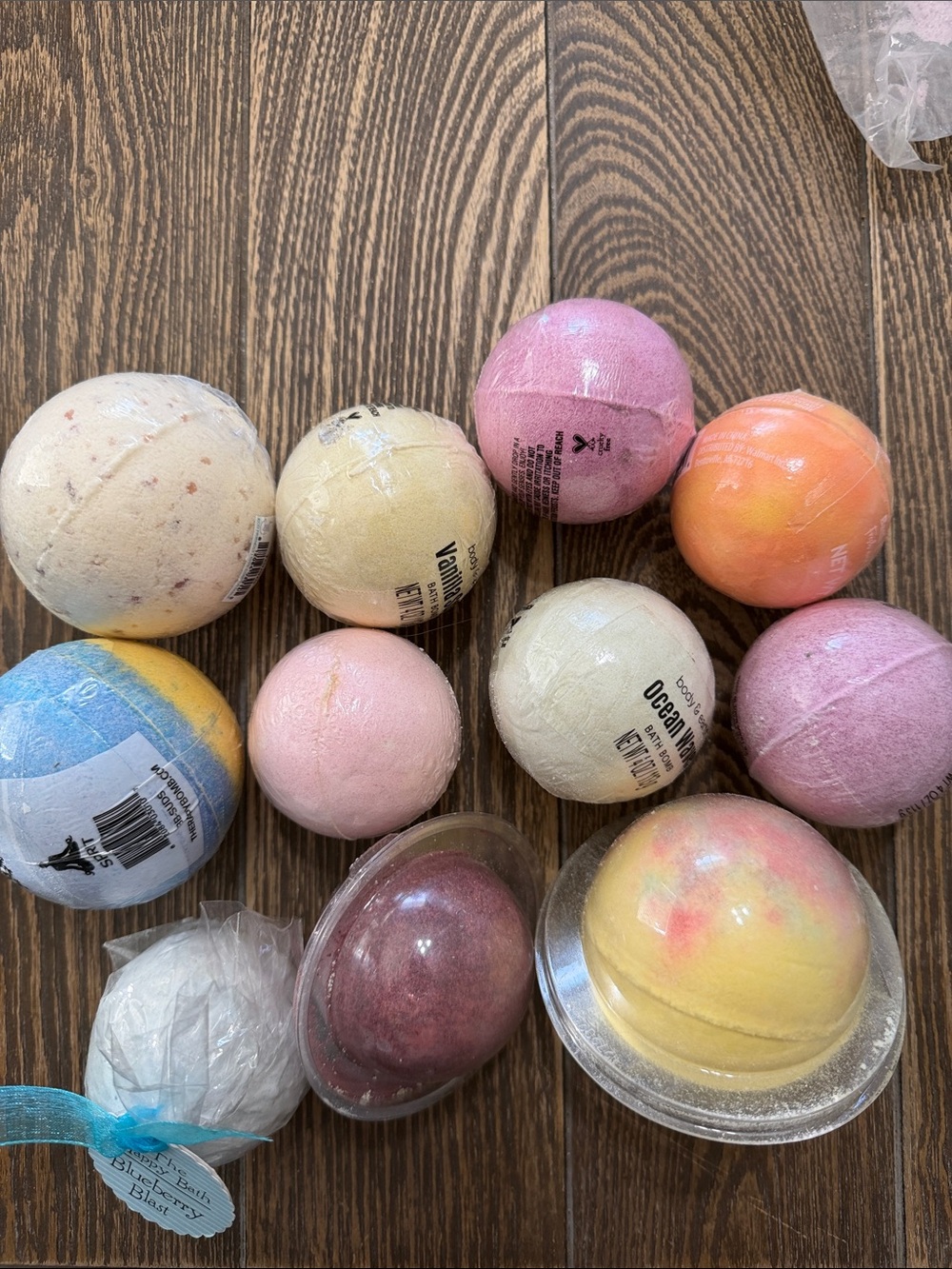 11 Scented Bath Bomb Set - Pink, Yellow, Purple & Orange